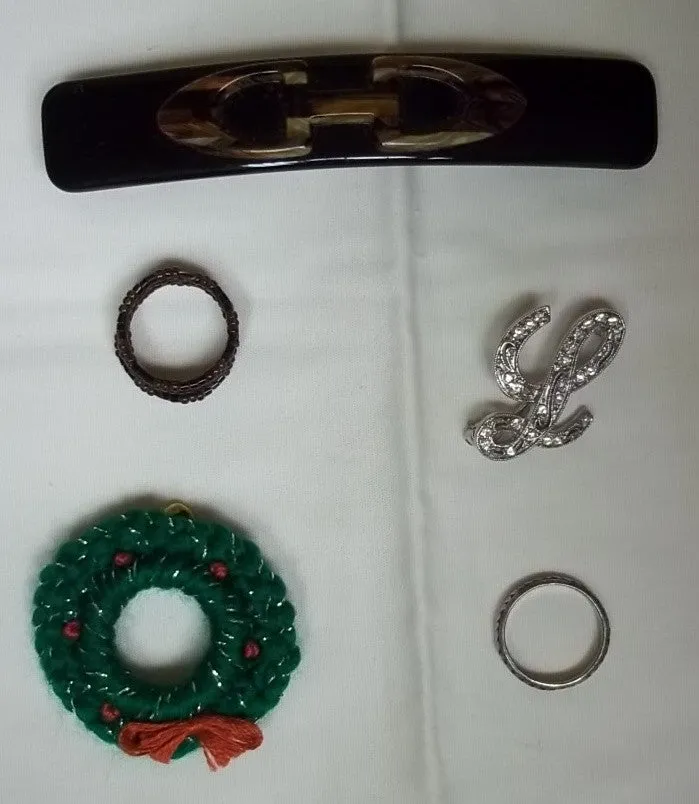 Generic Miscellaneous Jewelry Necklaces Earrings Bracelets Lot of 17  * Beads Metal -- Used