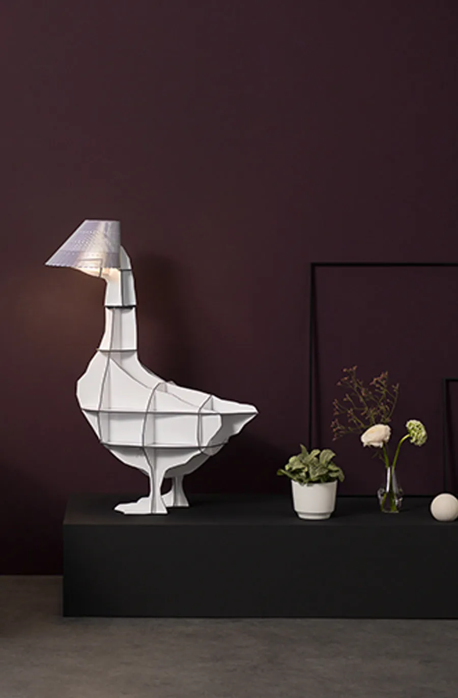 Junon illuminated goose bedside table
