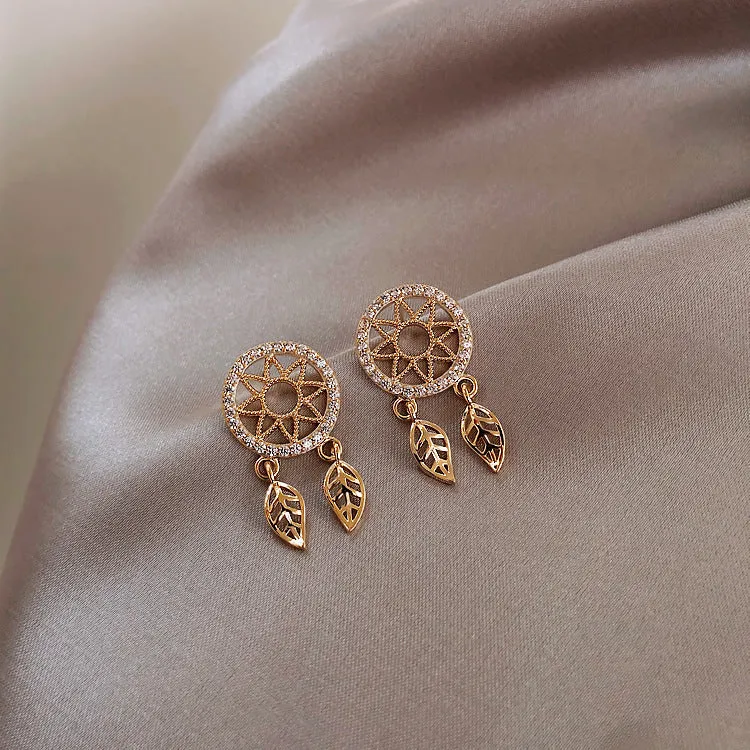 Light luxury earrings