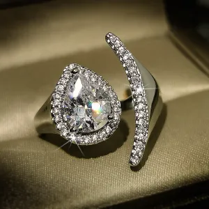 Luxury diamond solitaire ring