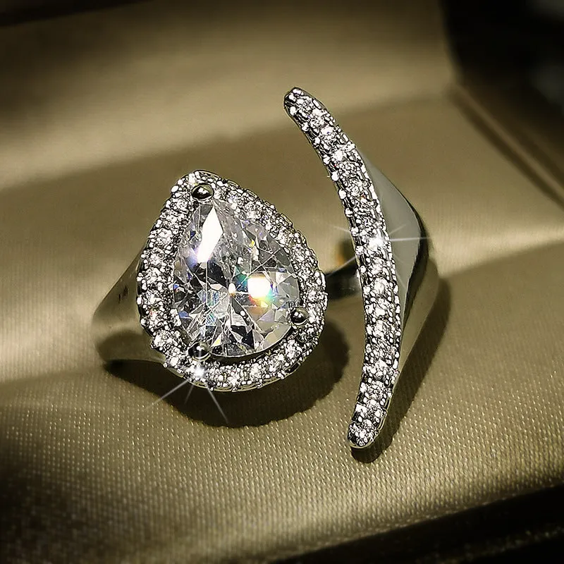Luxury diamond solitaire ring
