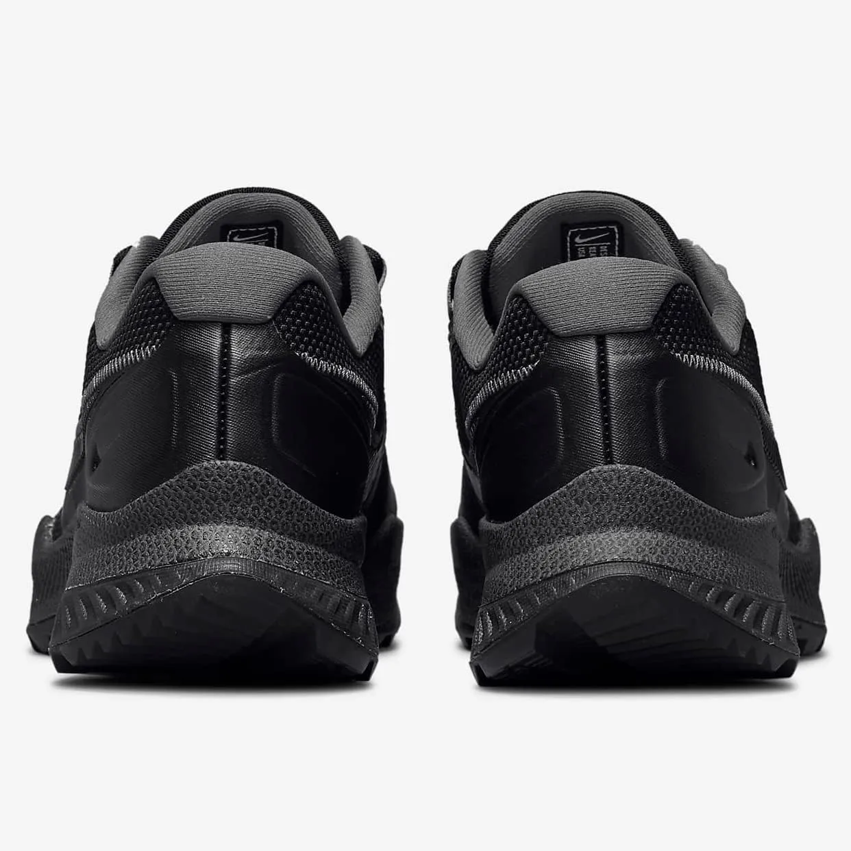 Nike mens React Sfb Carbon Low