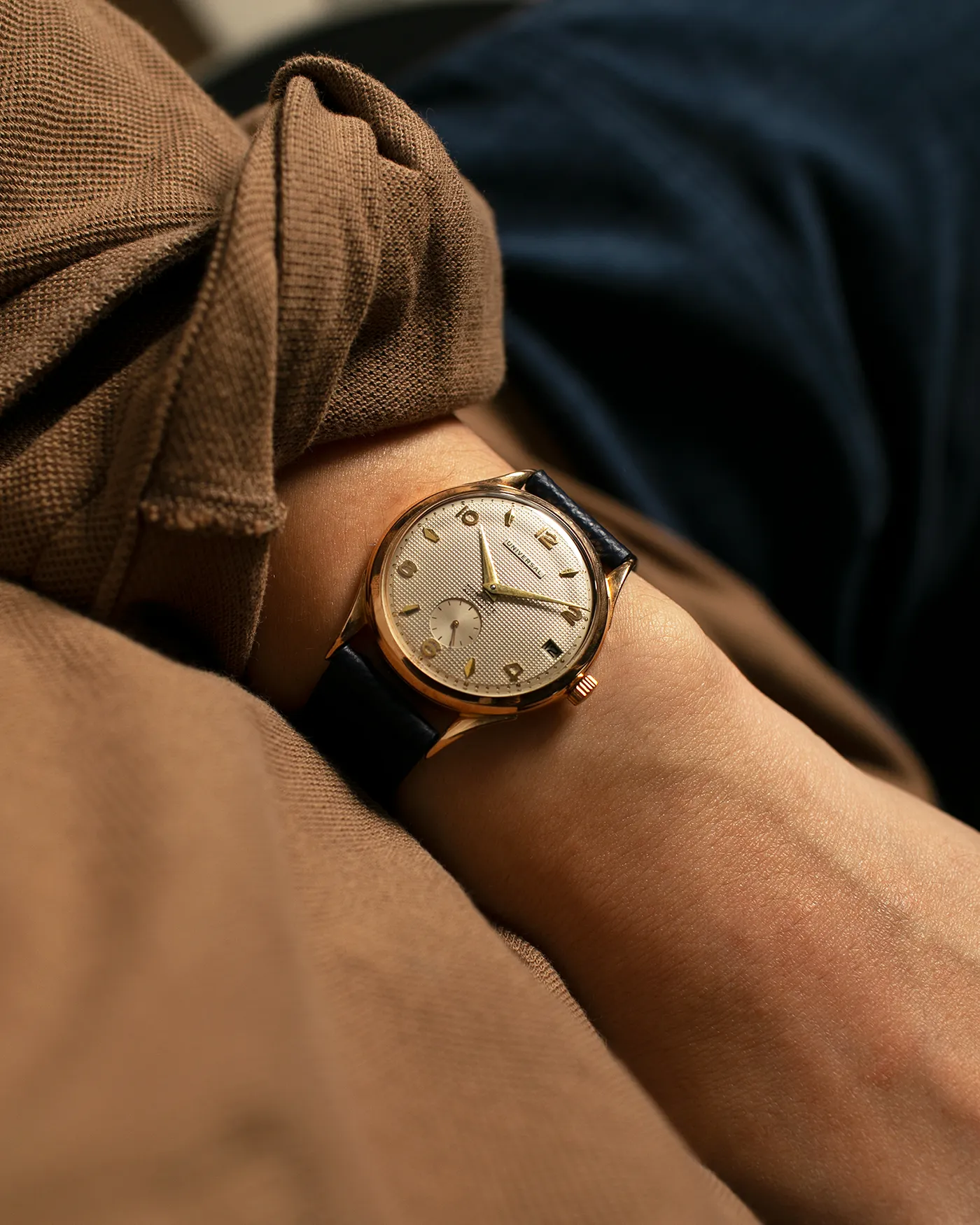 Universal Geneve Monodatic Yellow Gold